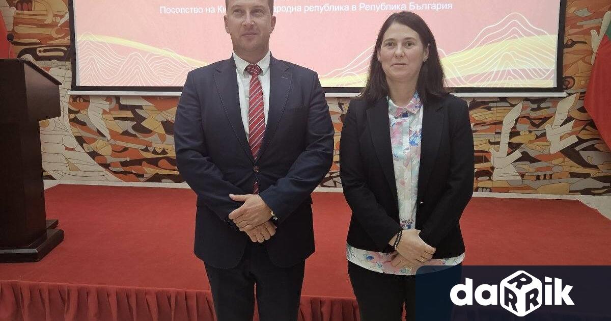 По покана на Посолството на Китайската народна република в Република