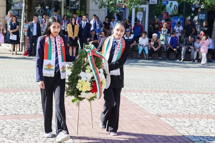 117 години Независимост отбелязаха в Севлиево