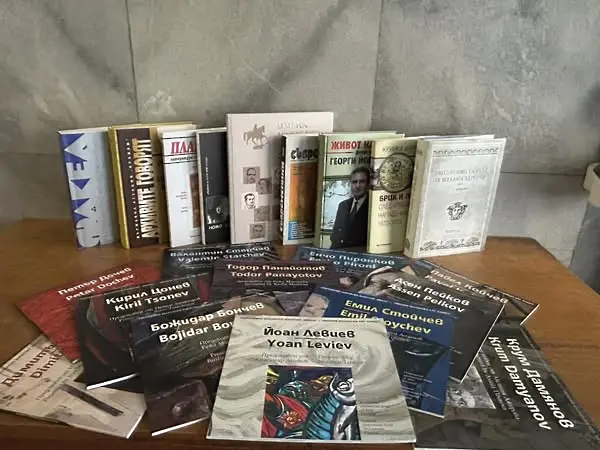 Национален дарителски фонд дари повече от 500 книги на библиотеки от община Враца