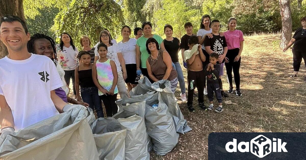 Повече от 200 доброволци от община Мездра се включиха в