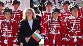 Наталия Киселова прие тържествената заря-проверка във Велико Търново