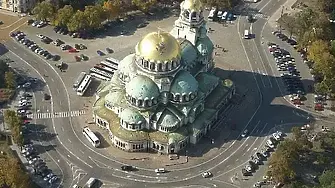 „София без фасове“ - чистят площад „Александър Невски“ 