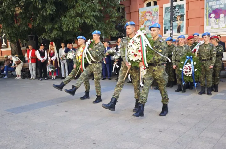 Плевен отбеляза 117 г. от обявяването на Независимостта на България/СНИМКИ/