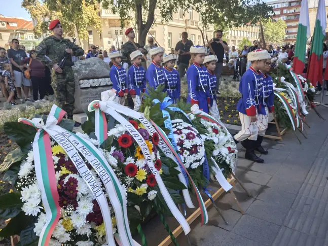 Плевен отбеляза 117 г. от обявяването на Независимостта на България/СНИМКИ/