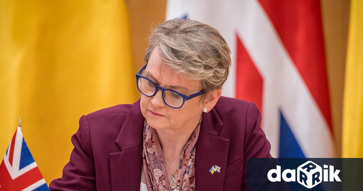 Външната министърка на Великобритания Ивет Купър днес предупреди Русия че