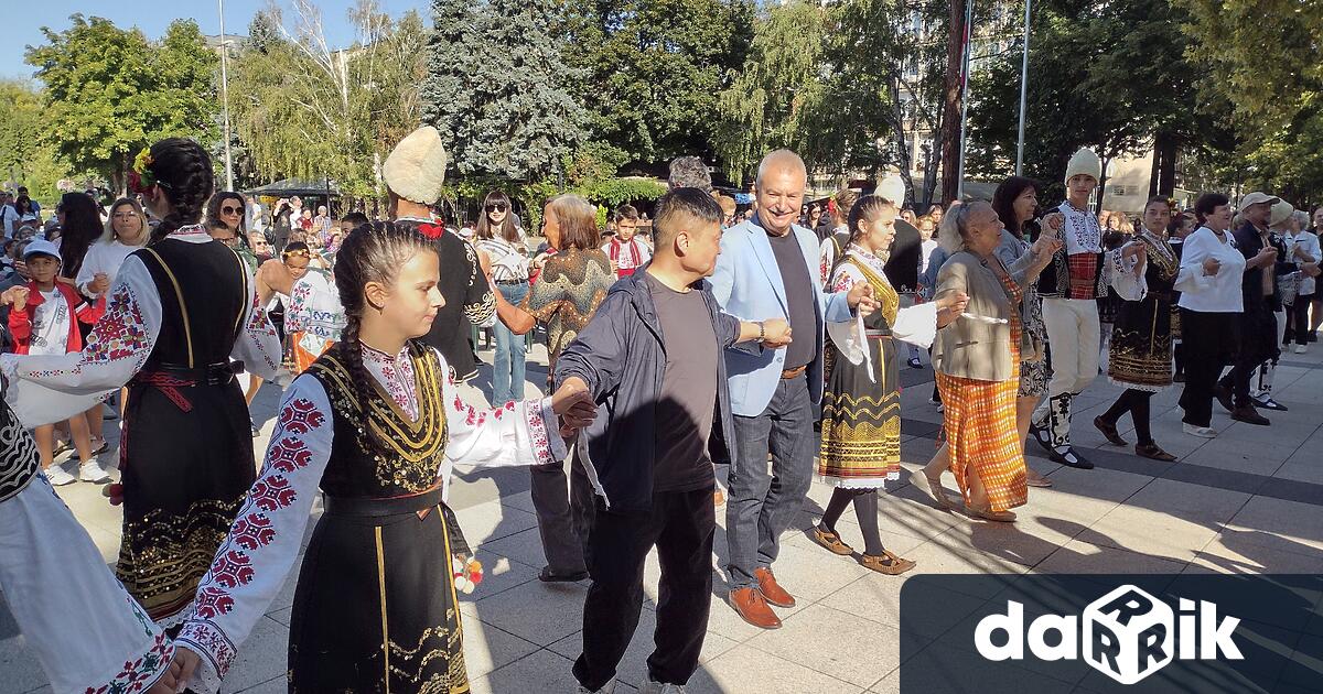 С народни песни и хора Монтана отпразнува Денят на Независимостта
