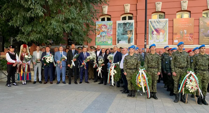 Плевен отбеляза 117 г. от обявяването на Независимостта на България/СНИМКИ/