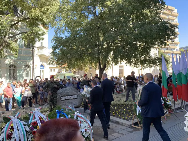 Плевен отбеляза 117 г. от обявяването на Независимостта на България/СНИМКИ/