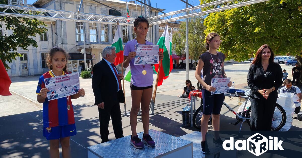 Със състезание за майсторско управление на велосипед за деца и