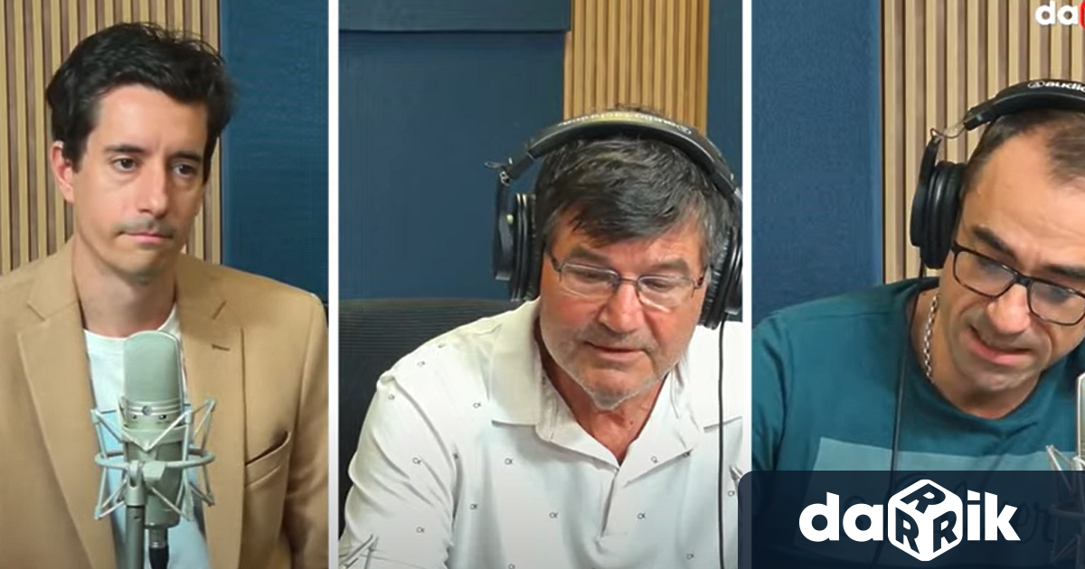 Теодор Караколев журналист и изкуствовед бе отличен в в категория