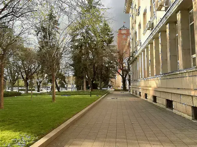 В петък ще има значителна облачност, на места с валежи от дъжд