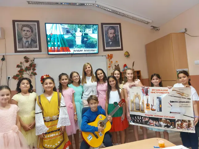 В НУ „Христо Ботев“ - Плевен отбелязаха Световния ден на музиката 1-ви октомври/СНИМКИ/