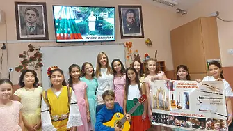 В НУ „Христо Ботев“ - Плевен отбелязаха Световния ден на музиката 1-ви октомври/СНИМКИ/
