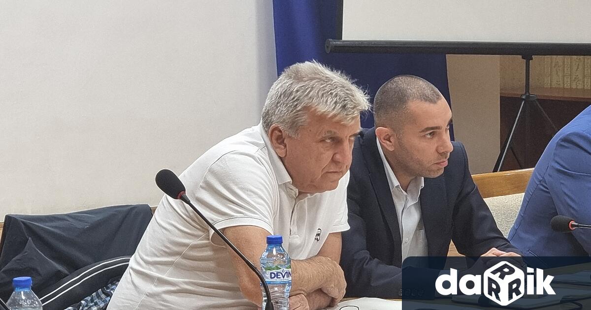 На заседанието на Кризисния щаб този петък в Плевен министърът