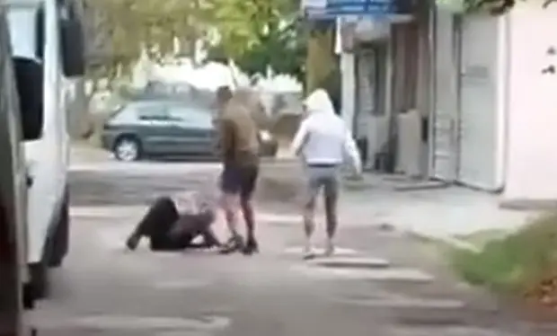 Поредна проява на агресия сред младежи – този път срещу възрастен мъж