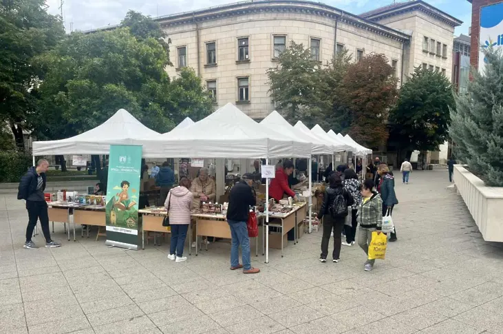 Книжният базар във „Враца – книжен град“ отвори врати!