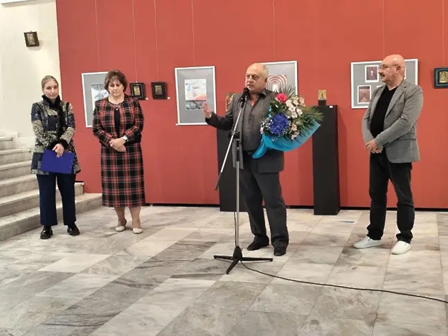 Юбилейна изложба на Красимир Яков „7 от 70“ представя ХГ „Илия Бешков“