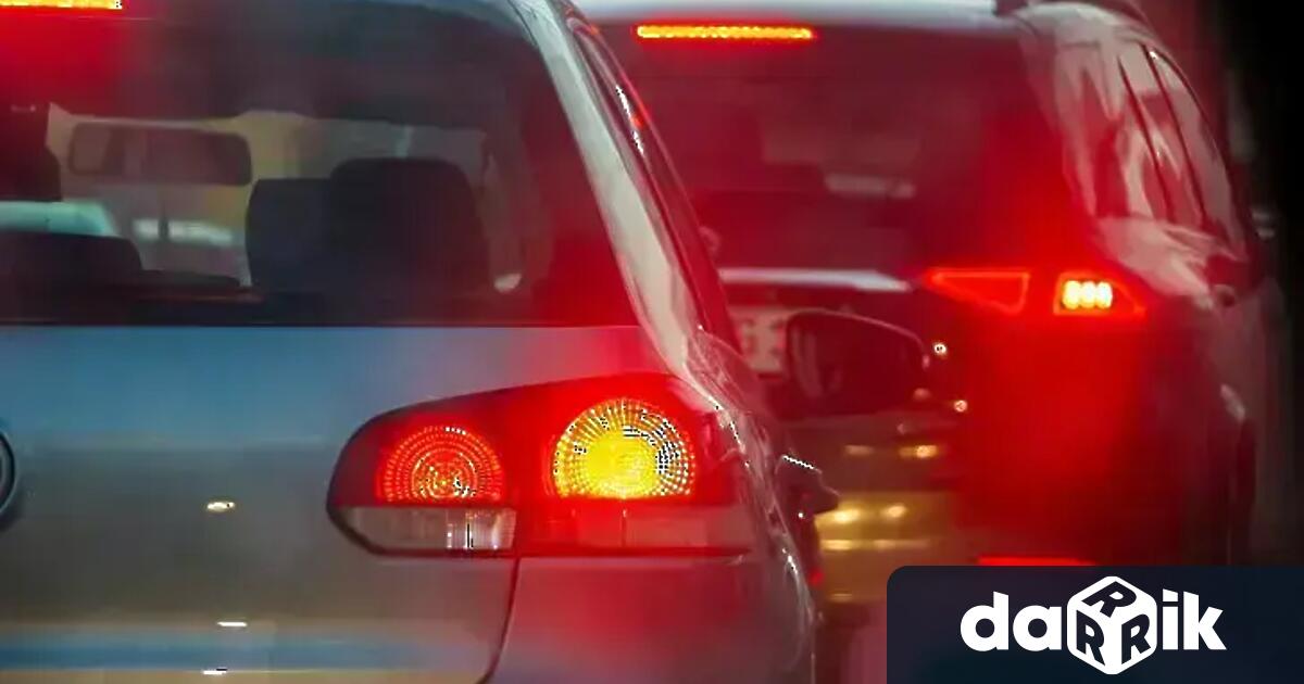 Километрично задръстване се е образувала на АМ Хемус в посока