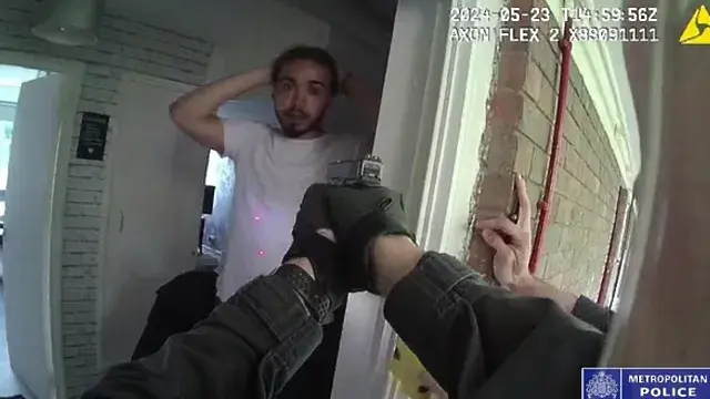 Полицията на Острова залови при операция българи, изпращали крадени телефони към Китай