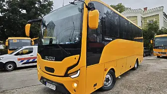 Община Плевен получи нов автобус от Министерството на образованието