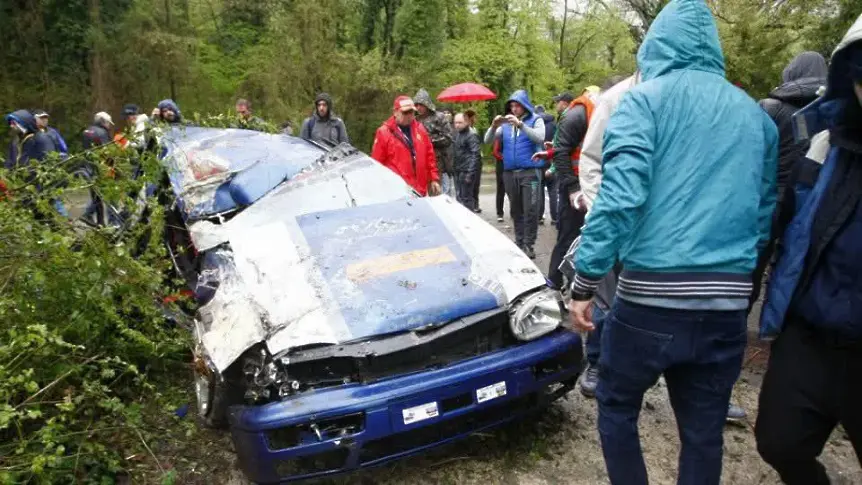 Автомобил се вряза в публиката на рали във Варна, един човек е загинал 