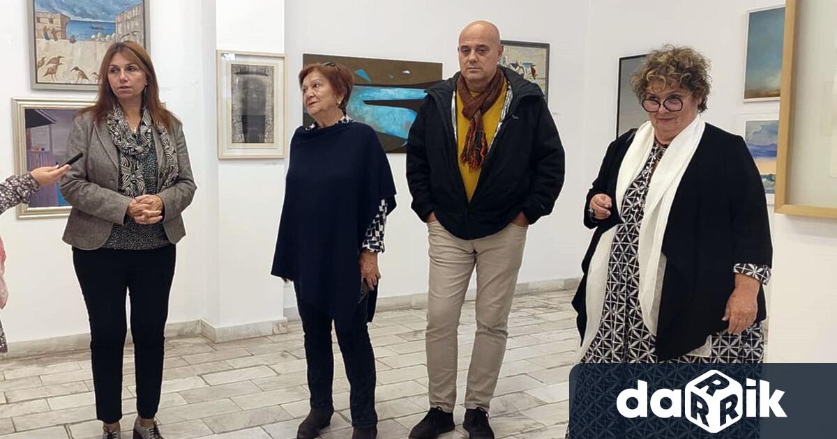 Произведения на 35 съвременни български художници включва откритата снощи в