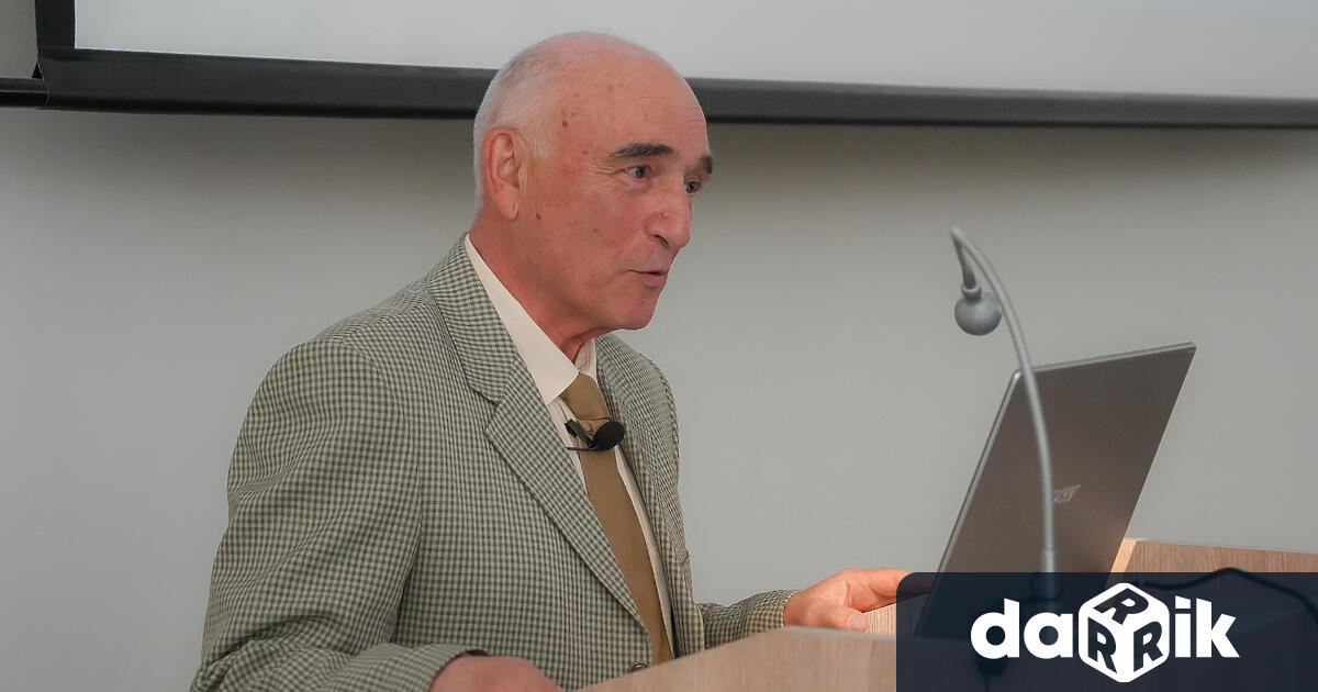 Ръководителят на Лабораторията по математична химия към Бургаския държавен университет