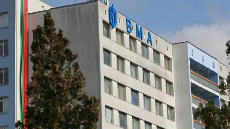 Двама души са с изгаряния след пожар в частен дом за възрастни хора