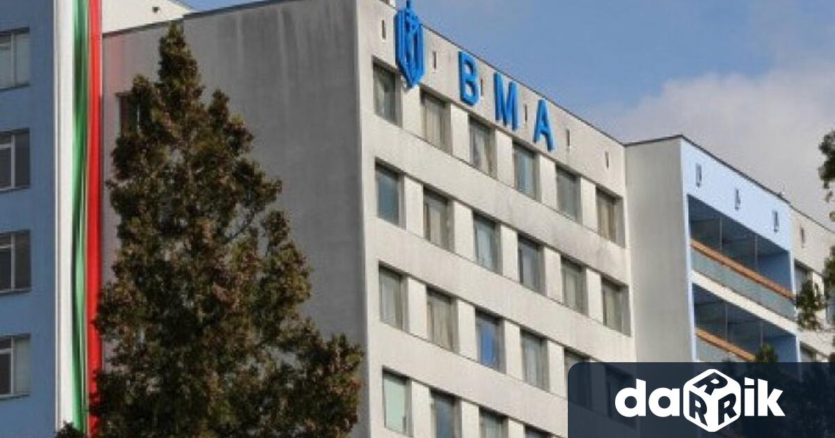 Двама души са с изгаряния след пожар в къща работила