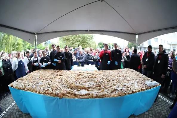 70-килограмова тиква донесе на производителя си 1000 лева награда на Празника на тиквата. С 360-метров тиквеник Севлиево почерпи гостите на града за празника