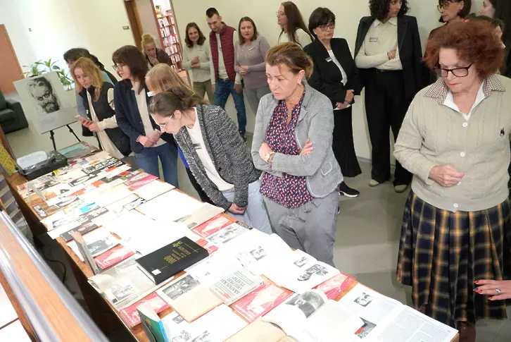  Изложба, отдадена на 120 година от рождението на оперния артист и възпитател Христо Бръмбаров откриха в Република България   “Христо Смирненски ” 