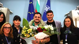 Карлос Насар се прибра в България със световното злато