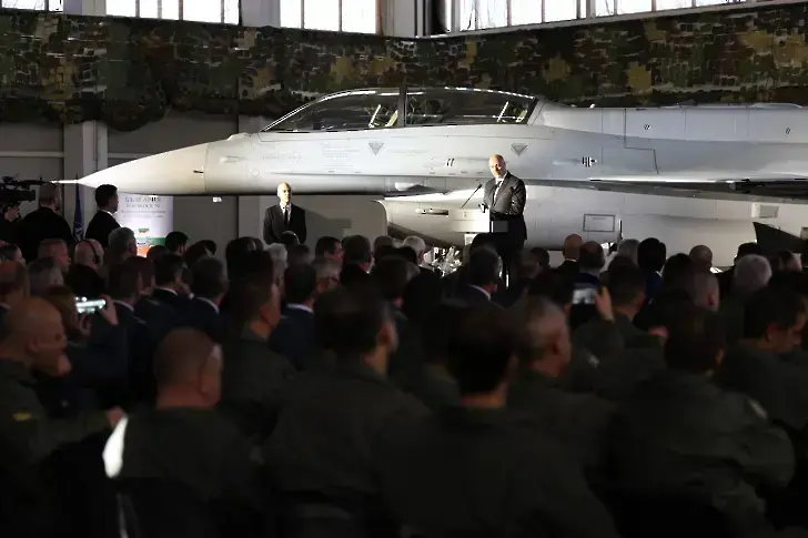 Осем изтребителя F-16 идват до края на годината