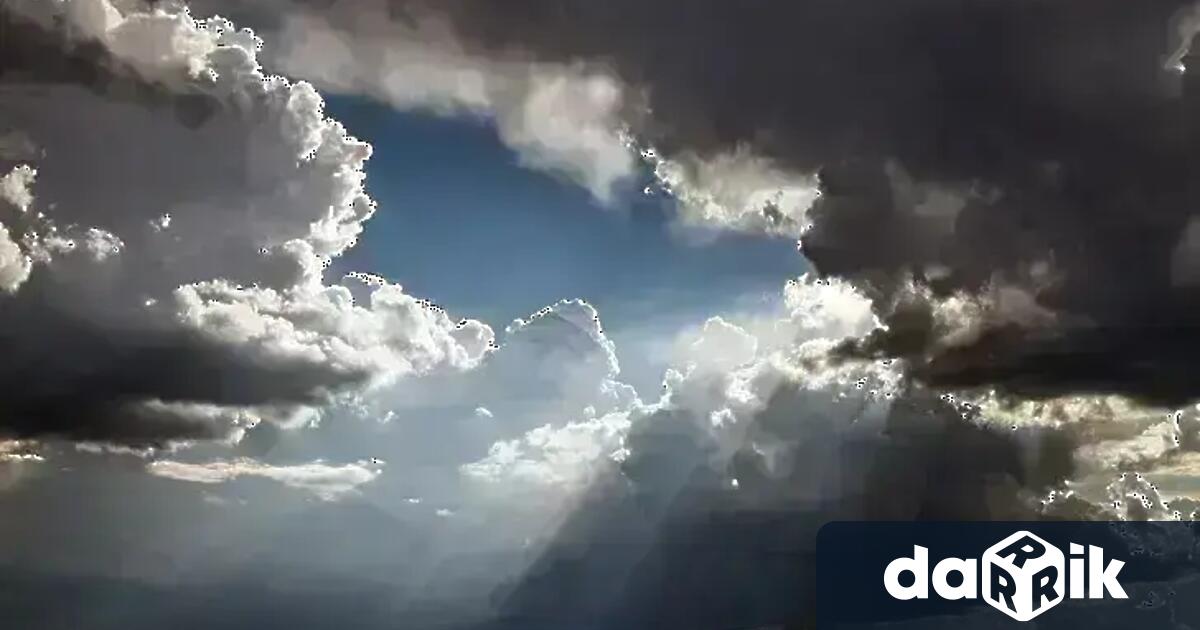 Днес над по голямата част от страната облачността ще остане значителна