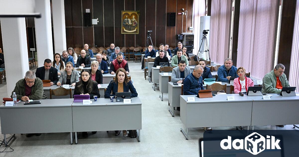 С решение на местния парламент в Сливен кметът Стефан Радев