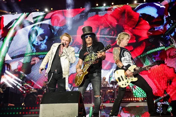 Guns N'Roses тийзват първи нов албум от почти 2 десетилетия