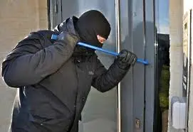 Откраднаха златните накити на семейство от Лом