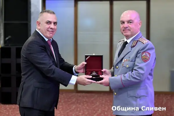 Полковник д-р Илиян Комитов е тазгодишният носител на наградата „Милосърдие“