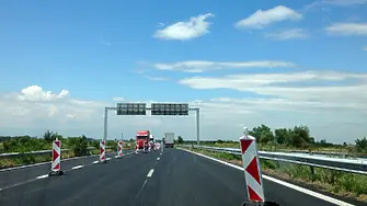 Движението по направление Зимница - Ямбол при пътен възел „Зимница“ на АМ „Тракия“ ще е двупосочно в една лента