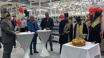Чавдар Божурски бе гост на откриването на нов строителен хипермаркeт в Сливен