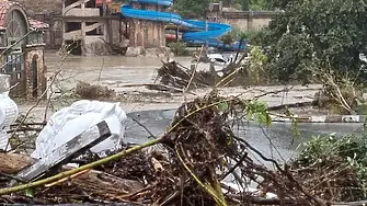 Раздават 60 хиляди литра вода от Държавния резерв на жителите на Свети Влас