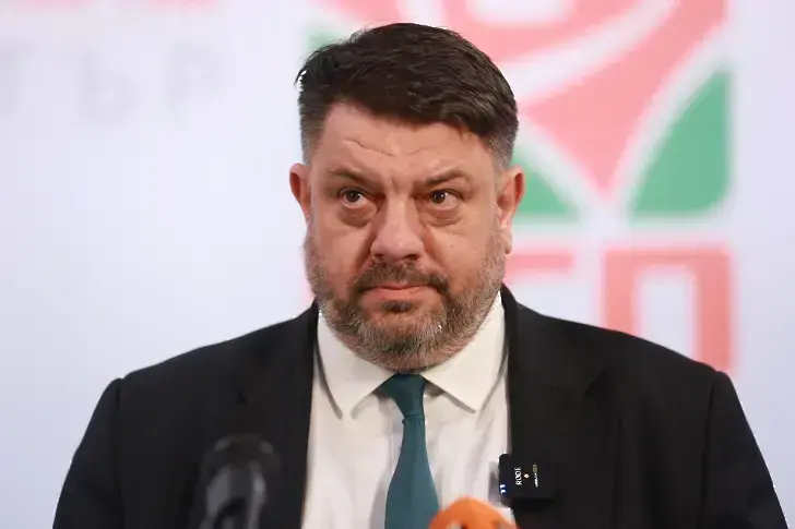 Според Зафиров БСП-ОЛ си връщала позициите в страната