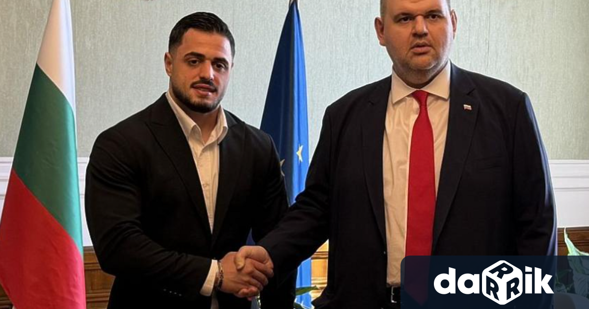 Лидерът на ДПС и ПГ на ДПС Ново началоДелян Пеевскисе срещна