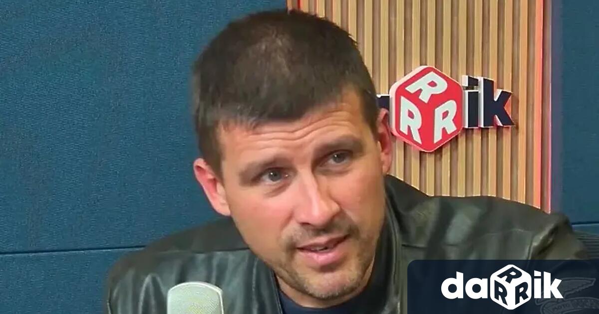 Трус във Величие Лидерът на партията Ивелин Михайлов се разграничи