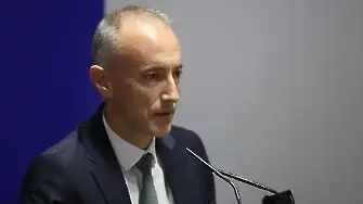 МОН свиква извънредно съвещание след случая с наръганото дете в столично училище