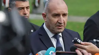 Радев: Властта се върти между двама души, институциите са фасада!