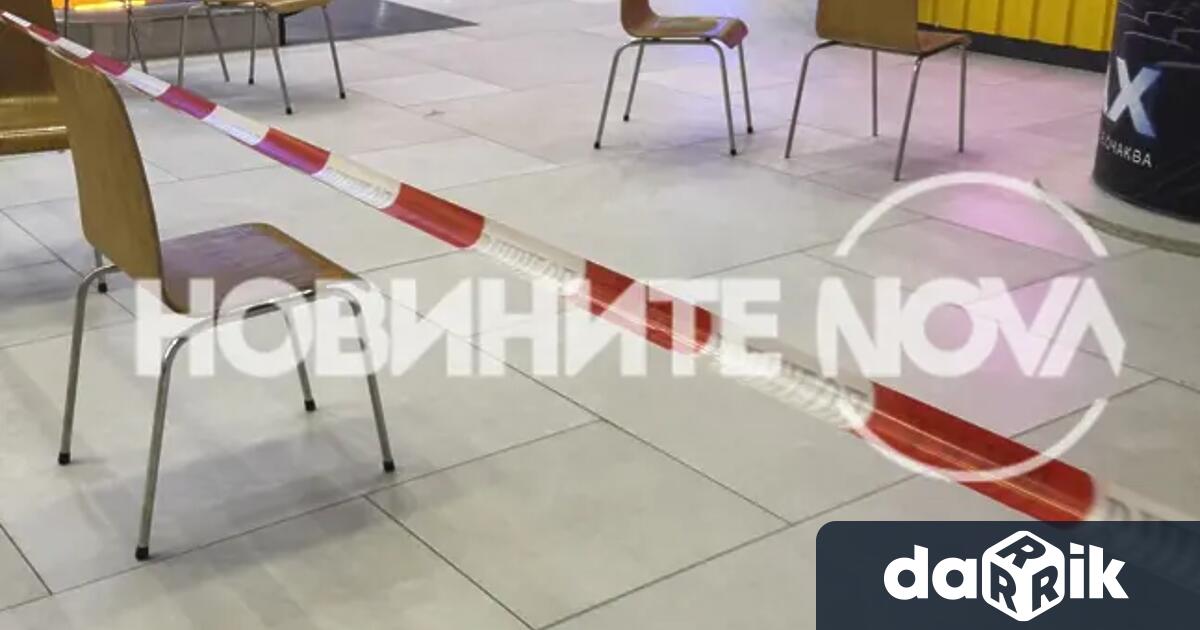 15 годишно момче почина след като бе намушкано в мол в