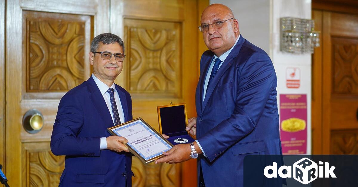 На официална церемония в Националния исторически музей на 20 октомври