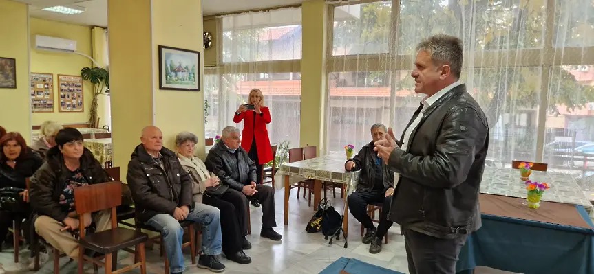 Започнаха срещи на експертите от РЗОК-Враца с хората от Враца за правата на здравноосигурените