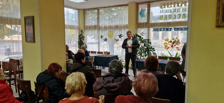 Започнаха срещи на експертите от РЗОК-Враца с хората от Враца за правата на здравноосигурените